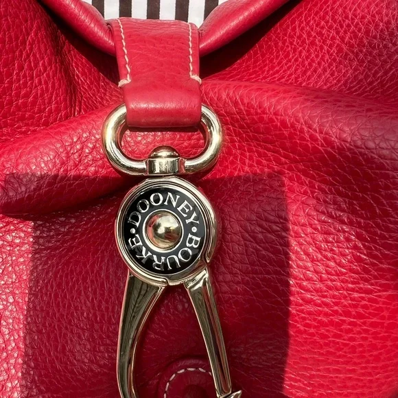 Dooney & Bourke Vintage Pebble Grain Logo Lock Hobo Bag - Picture 8 of 17